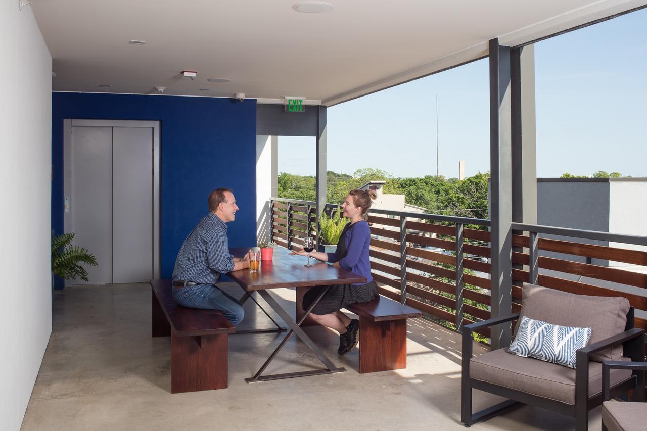 Hotel Eleven Austin Bagian luar foto