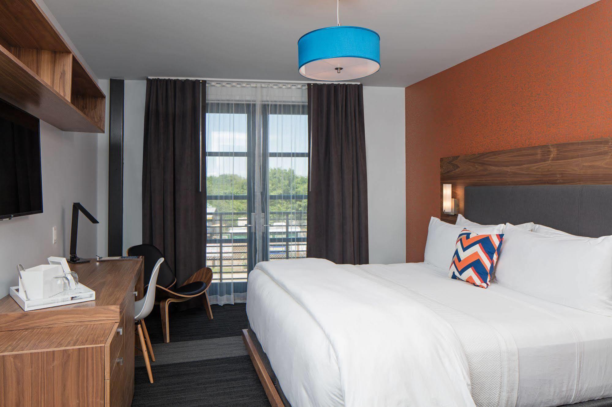 Hotel Eleven Austin Bagian luar foto