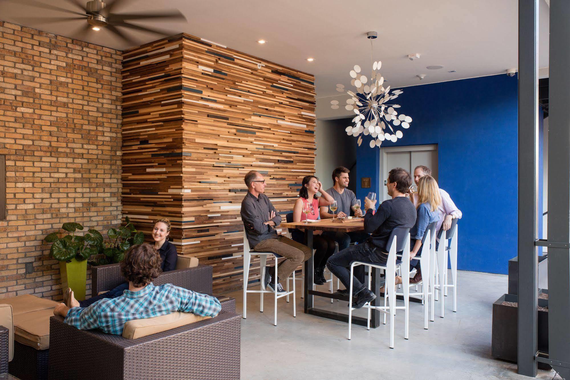 Hotel Eleven Austin Bagian luar foto